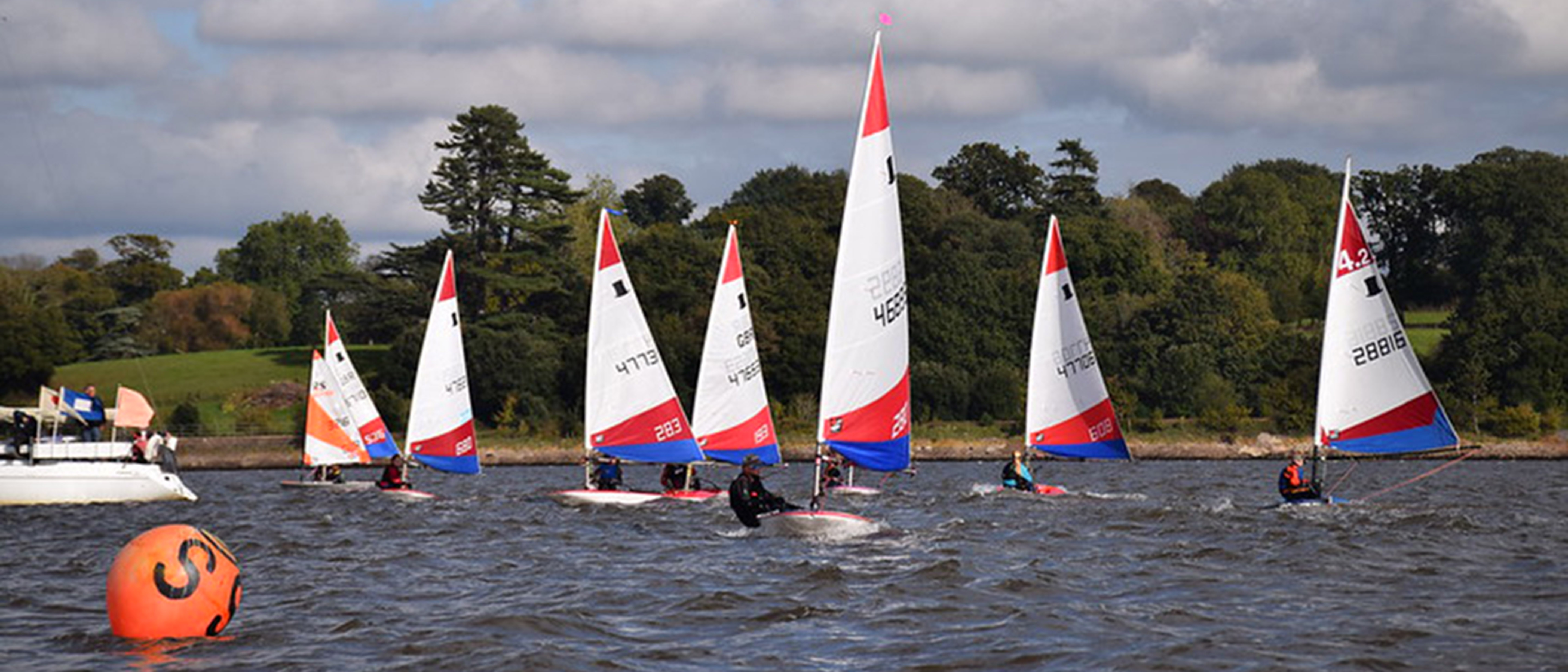 Topper race start on the Exe